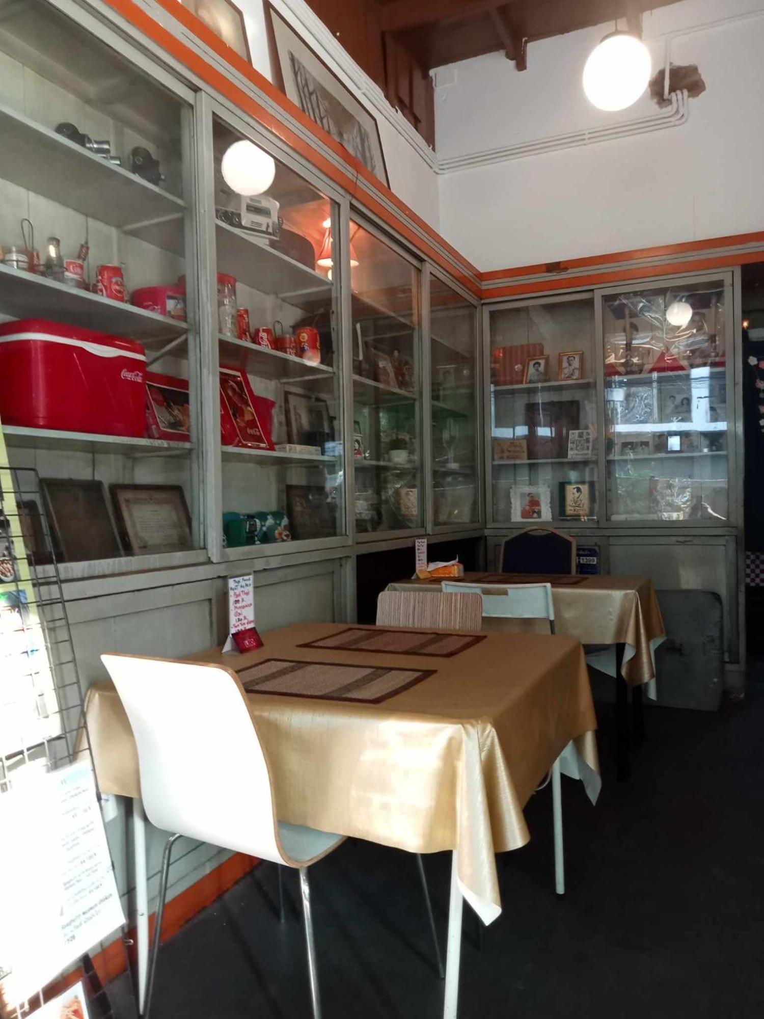 Bang Lumphu House&Bistro Apartment Bangkok Bagian luar foto