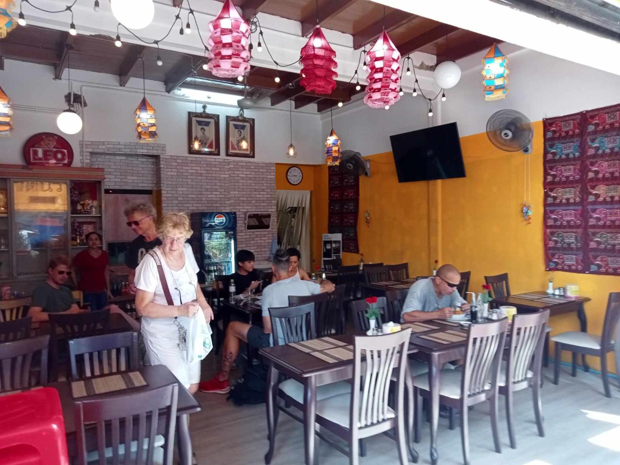 Bang Lumphu House&Bistro Apartment Bangkok Bagian luar foto