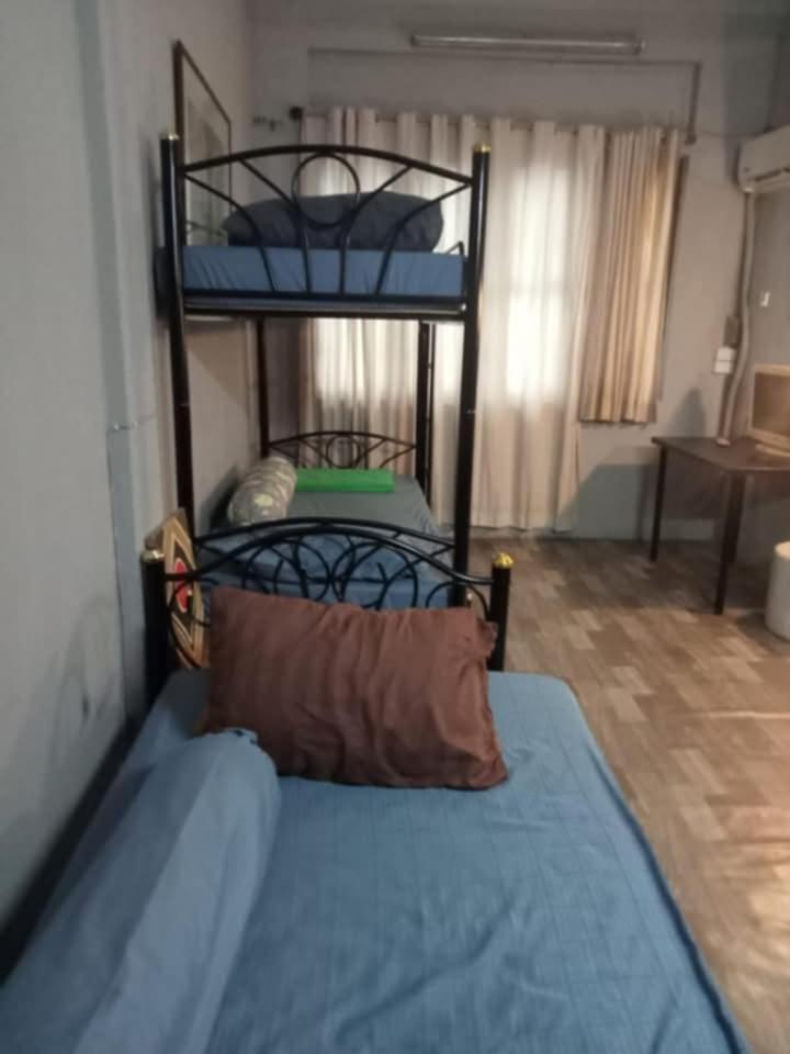 Bang Lumphu House&Bistro Apartment Bangkok Bagian luar foto