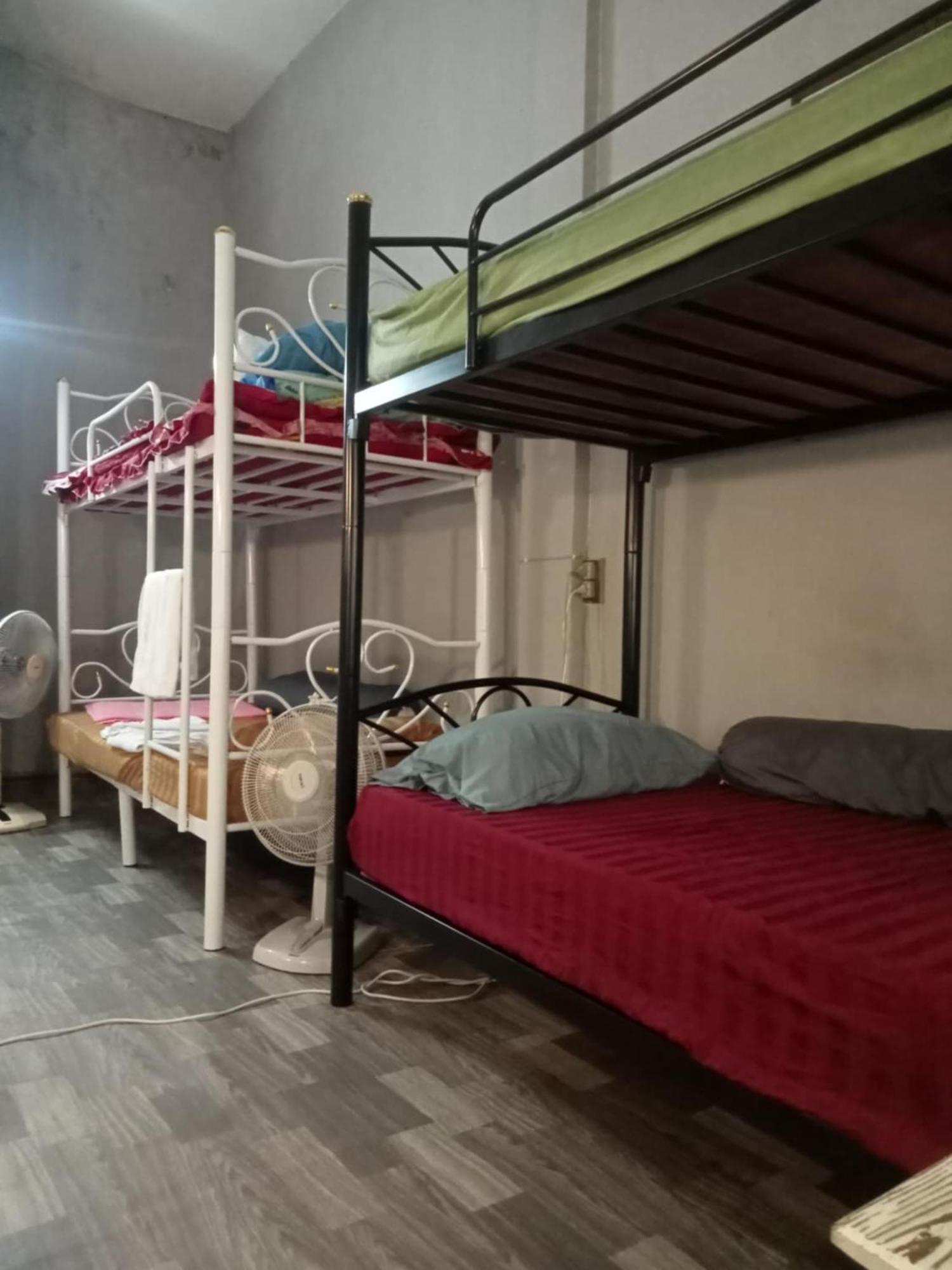Bang Lumphu House&Bistro Apartment Bangkok Bagian luar foto
