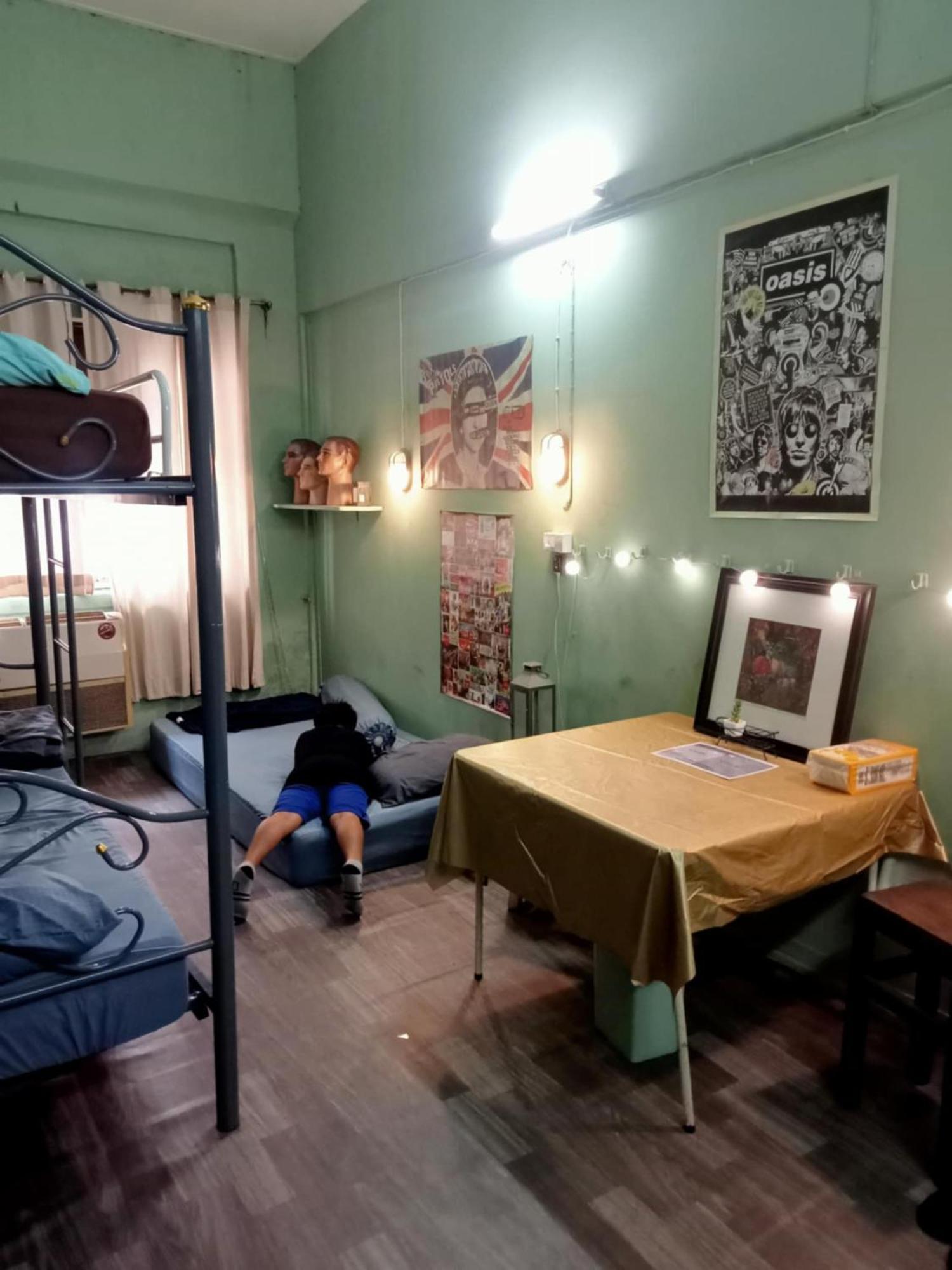 Bang Lumphu House&Bistro Apartment Bangkok Bagian luar foto